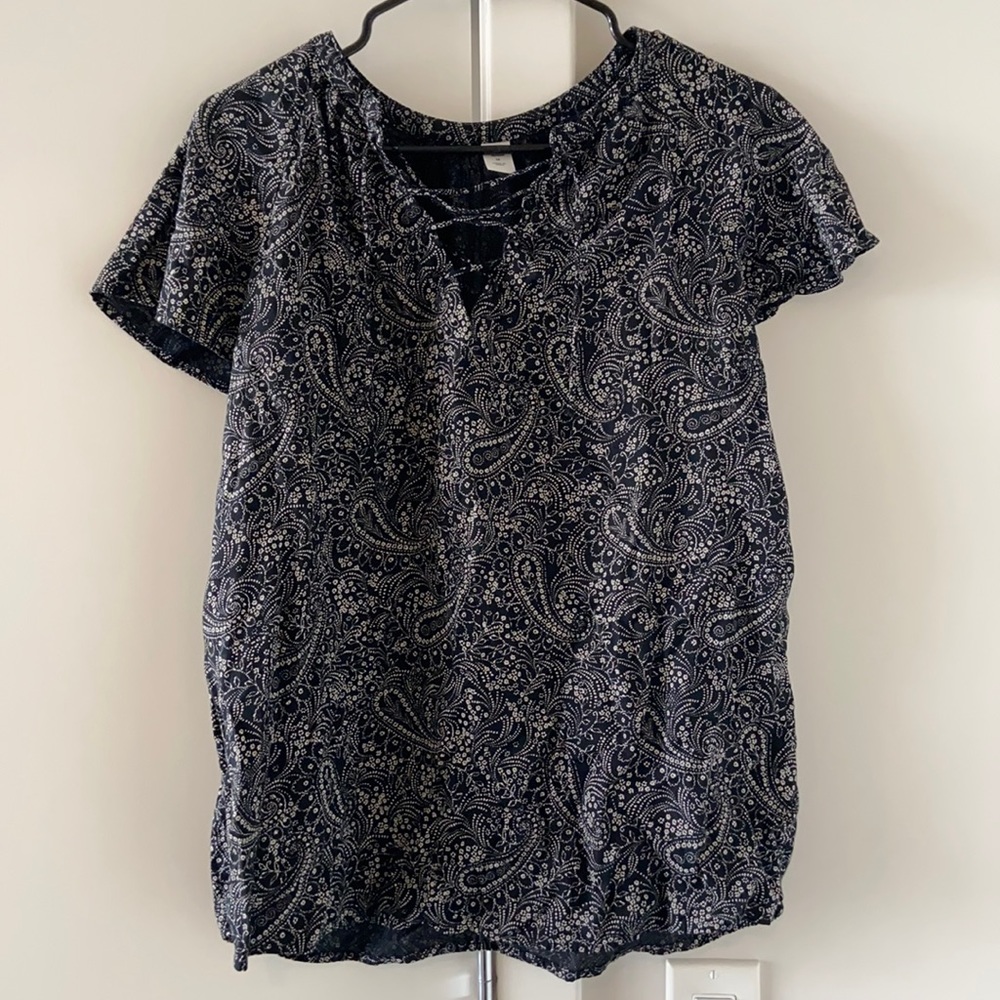 Old navy patterned shirt
